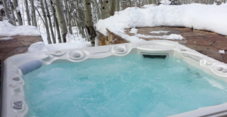 The Risks of Hot Tubbing During Pregnancy